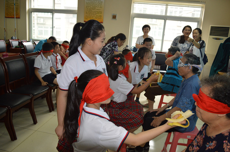 青耆相伴 老少同乐.jpg