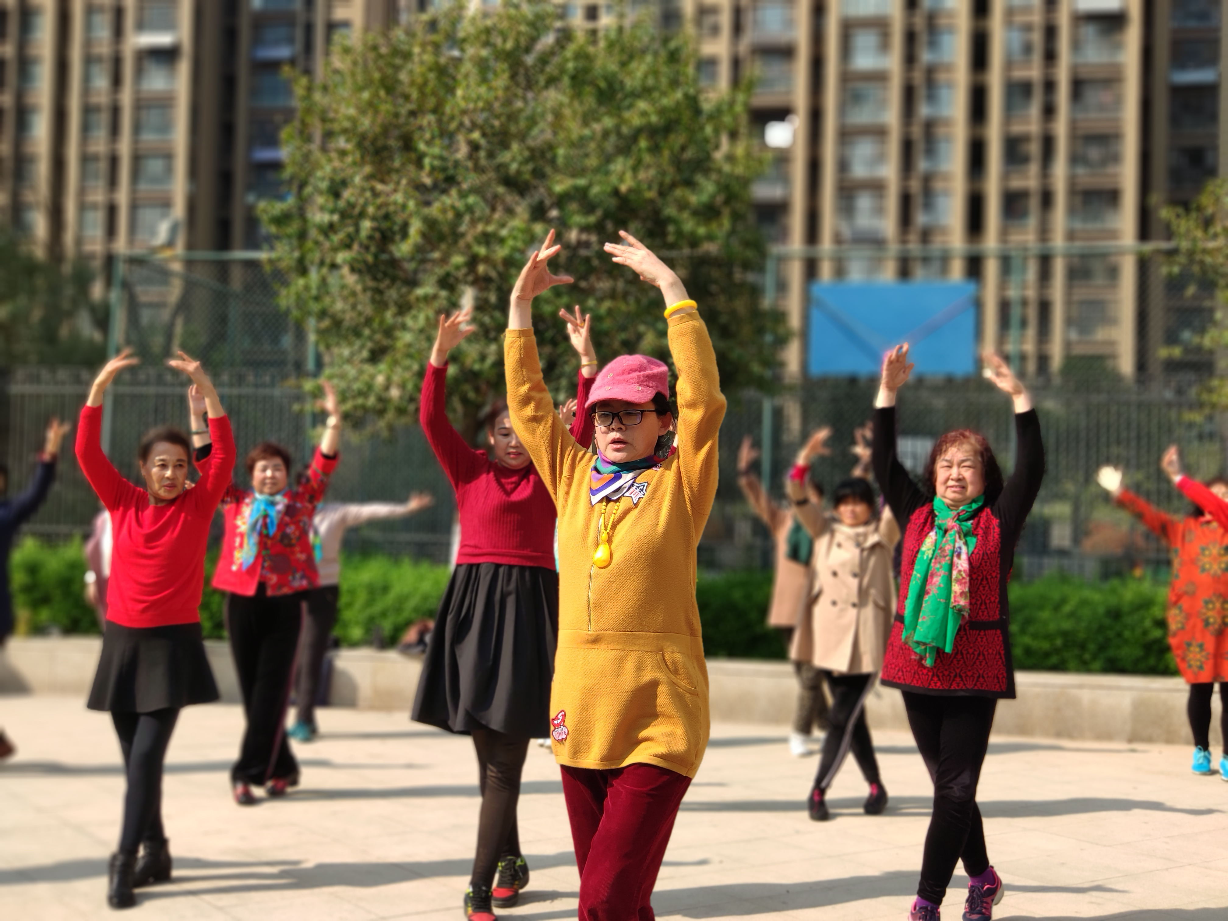 教授舞蹈动作_看图王.jpg 教授舞蹈动作_看图王.jpg