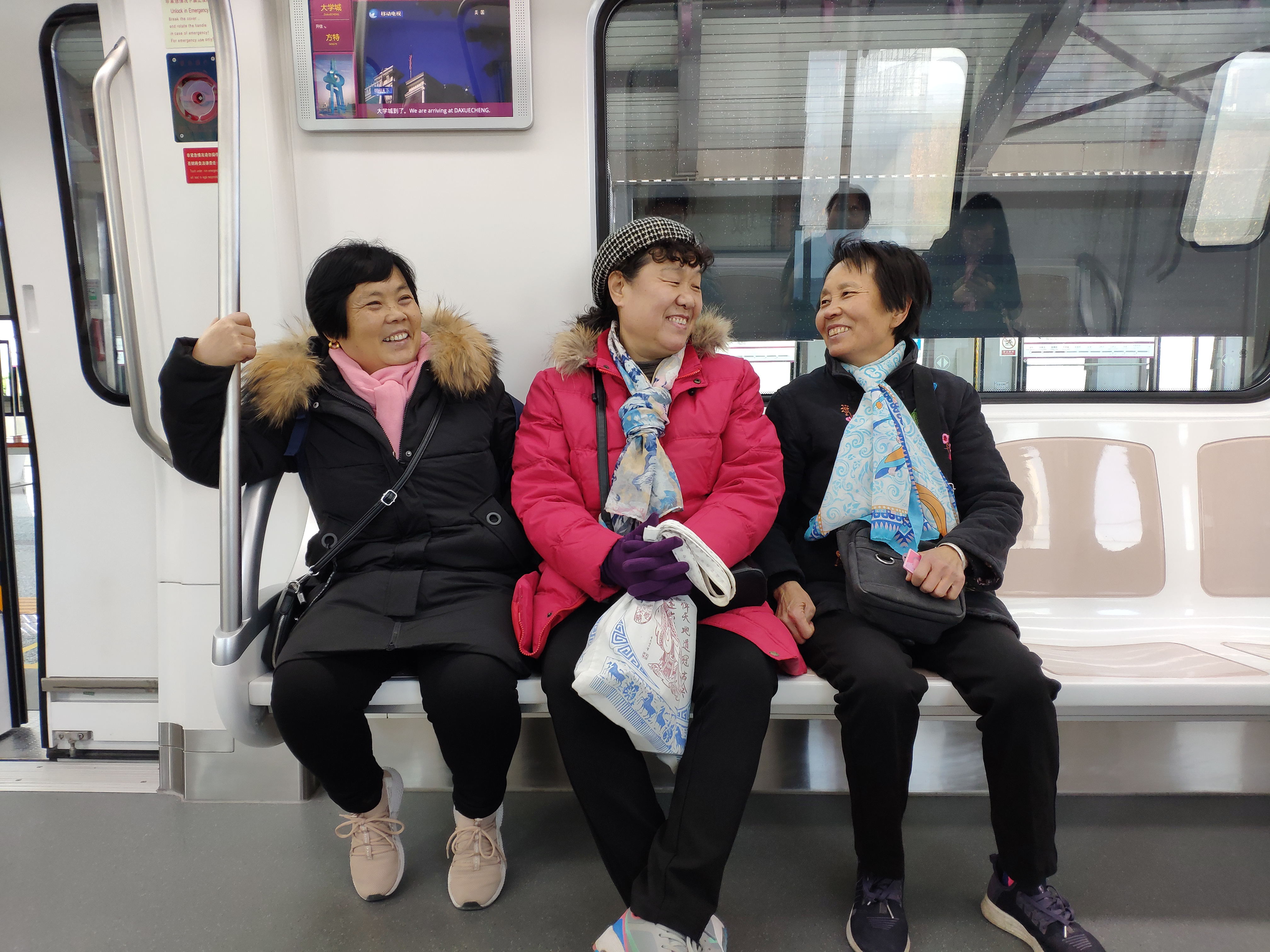 体验地铁出行.jpg 体验地铁出行.jpg