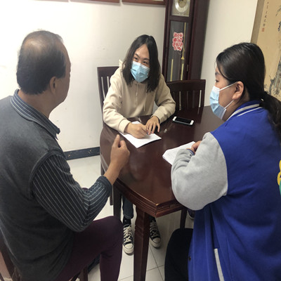 社工与残疾人家属了解残疾人的基本情况_副本.jpg