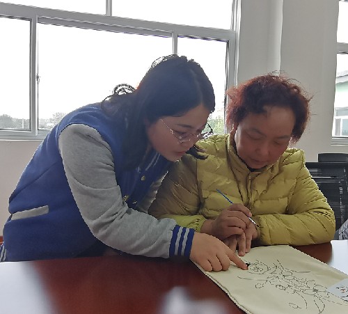 社工为服务对象讲解绘制的步骤和要点.jpg