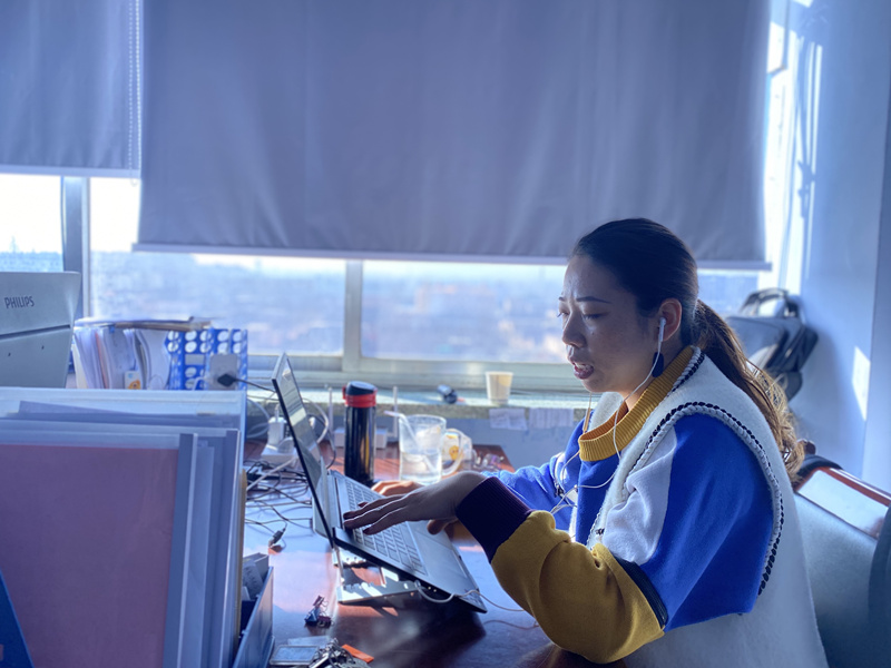 莱芜区社工总站站长刘腾培训授课中.jpg
