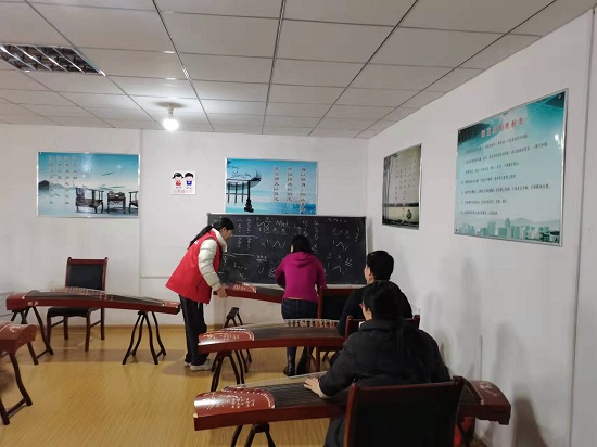 社工协助课堂教学.jpg