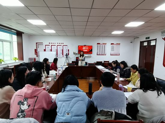 机构总干事对各社工站、项目组汇报进行点评_副本.jpg