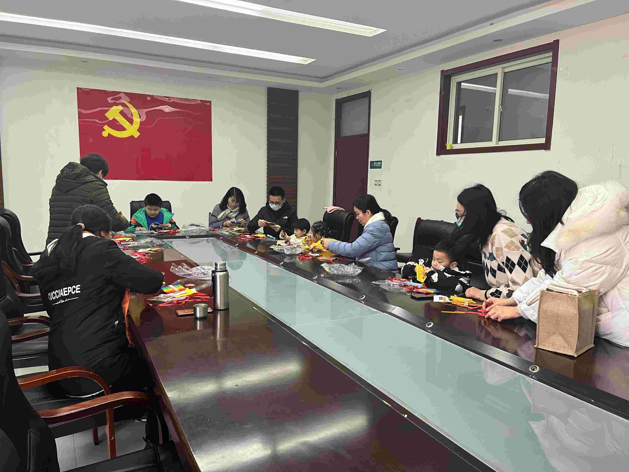 巧手做灯笼活动2(1).jpg