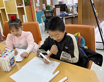 3.青少年志愿者绘画.jpg